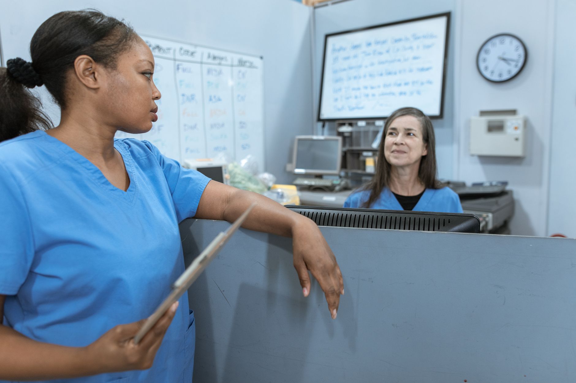 hospital nurses shift handoff