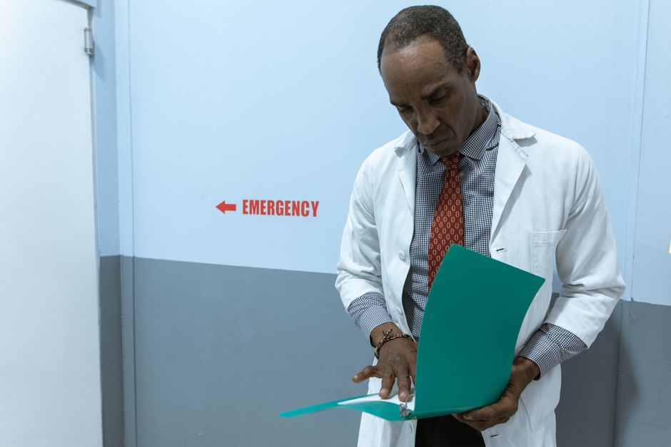 The Pitt 2: doctora abandona serie y llega su sucesora