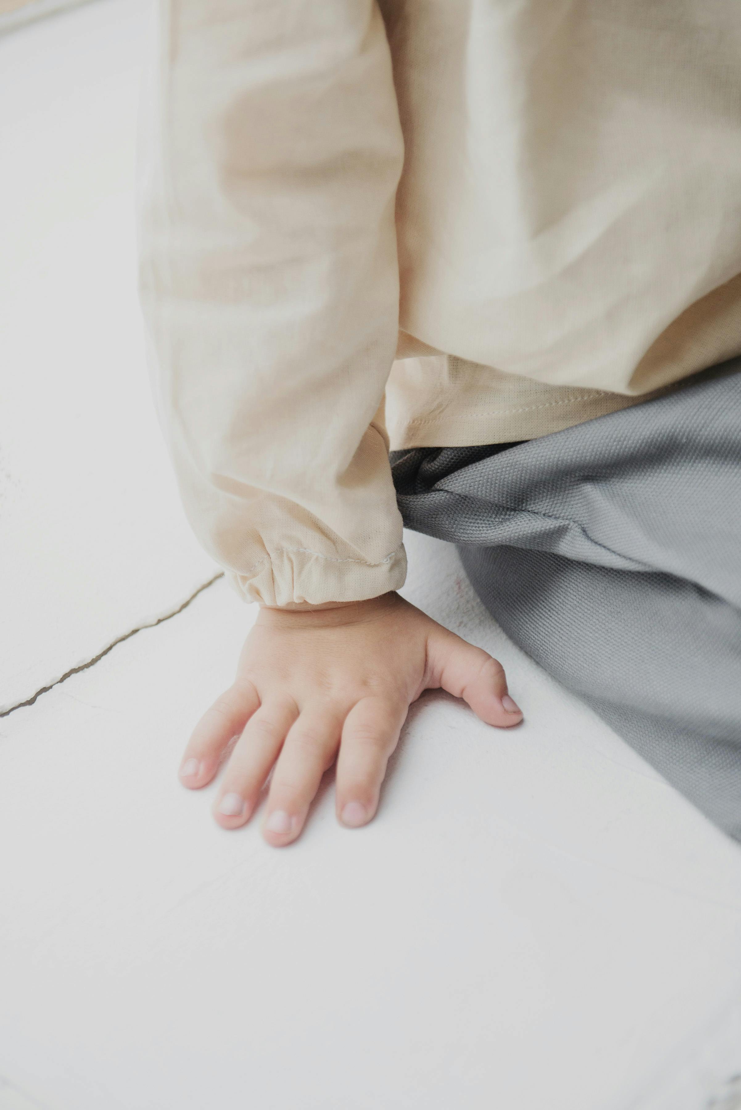 Hand of Child · Free Stock Photo