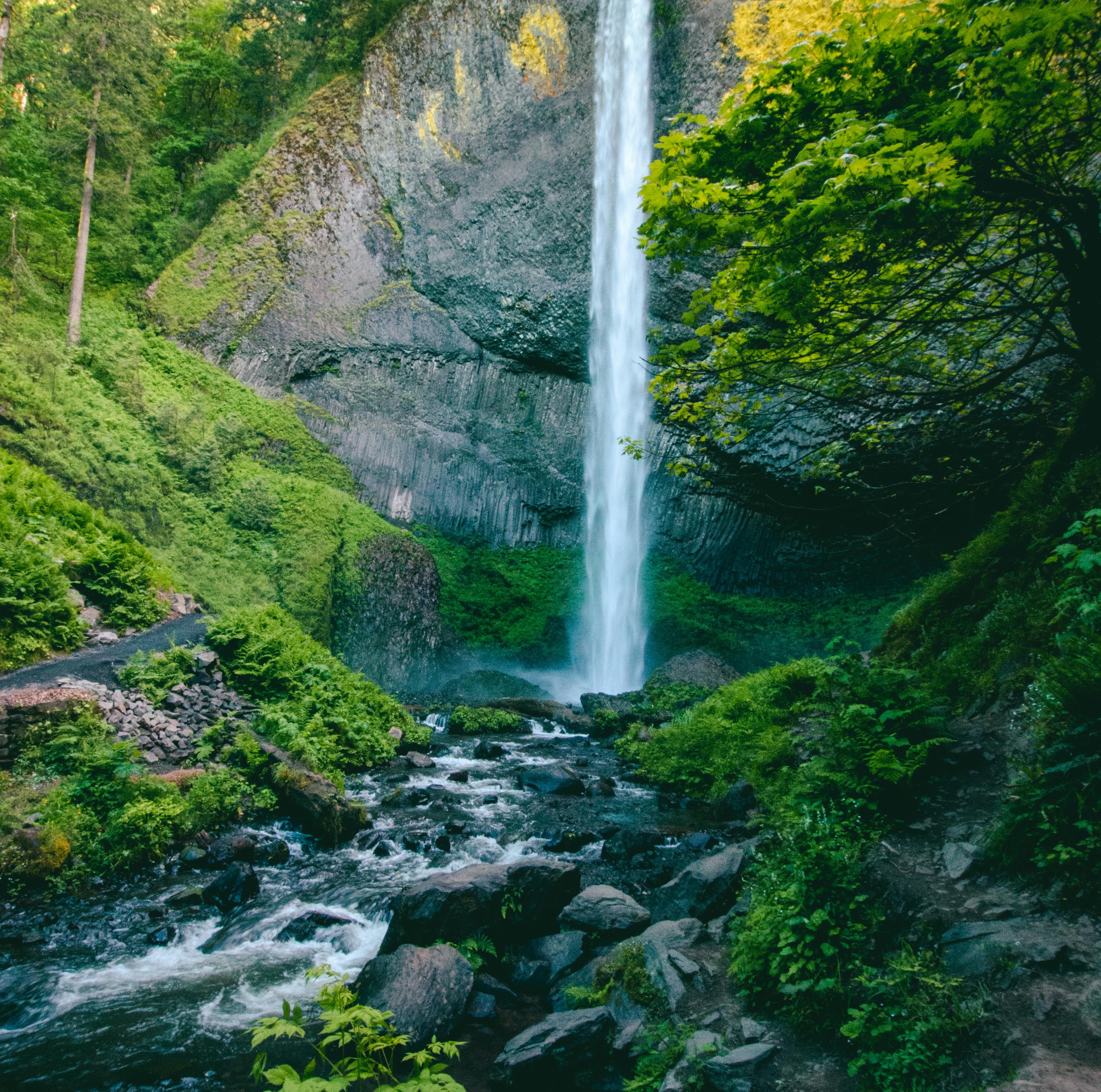 waterfalls-during-daytime-free-stock-photo