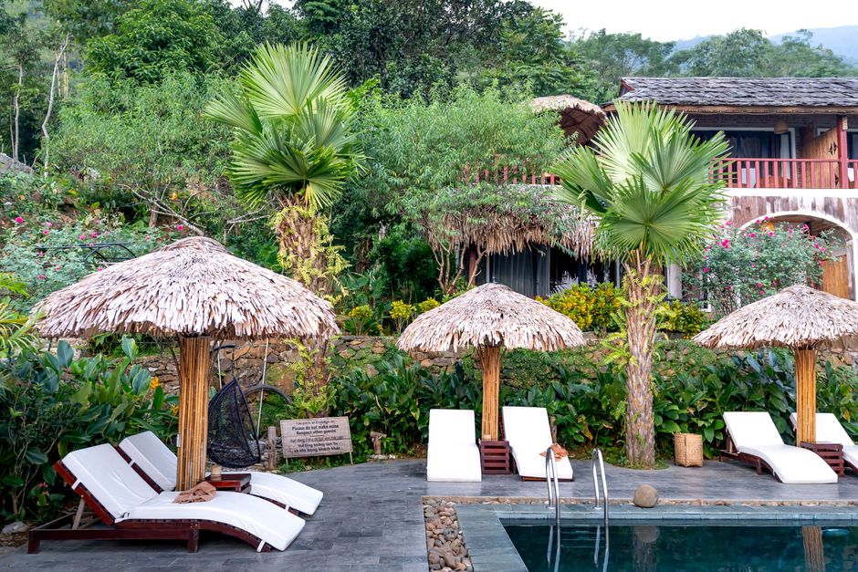 Accommodation Options: From Luxury to Bush Camps Accommodation Options: From Luxury to Bush Camps