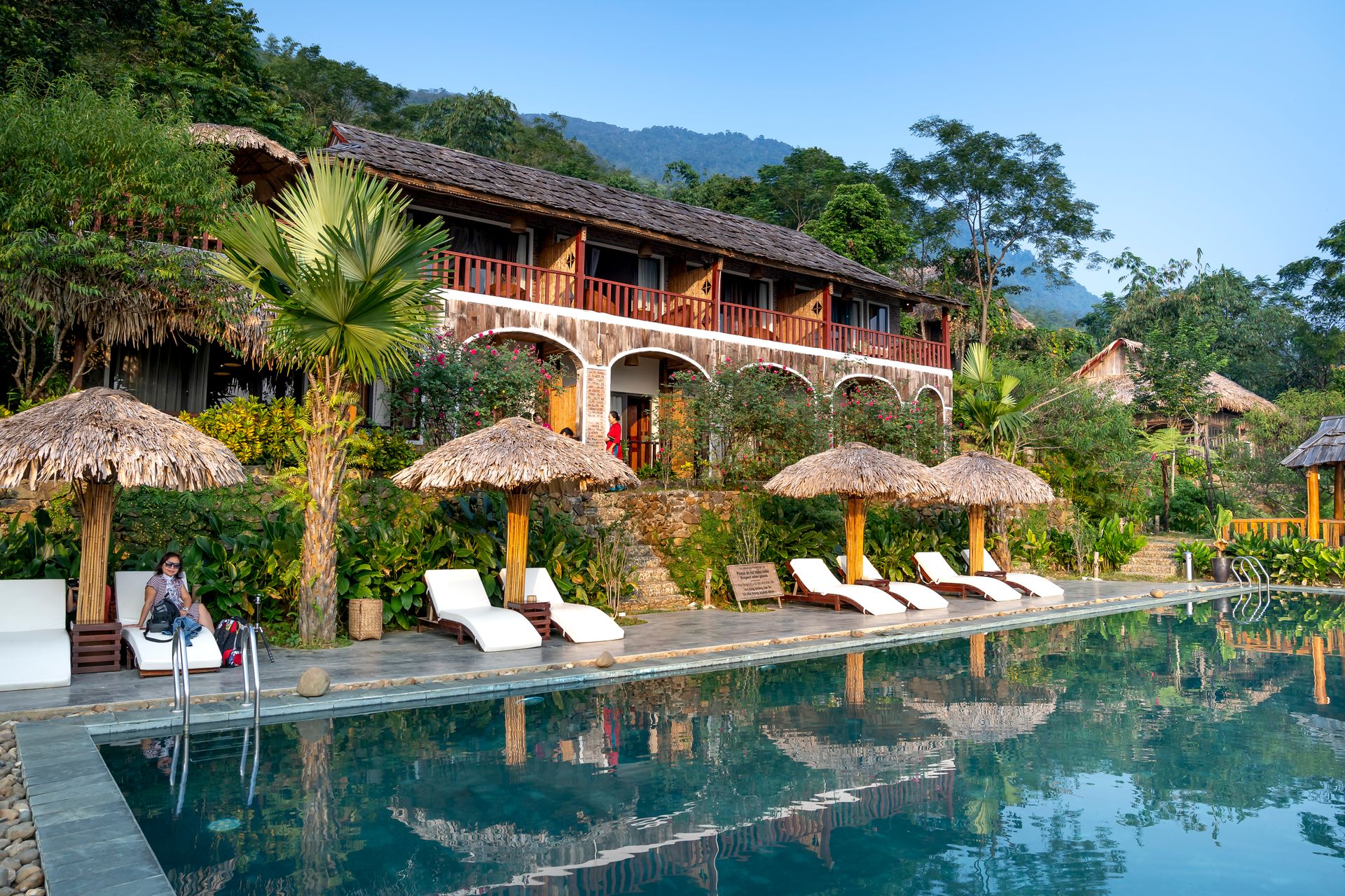 listing card gallery