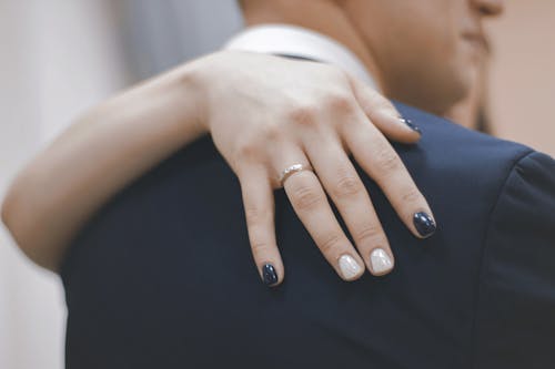 Free Woman Hand with Engagement Ring Stock Photo