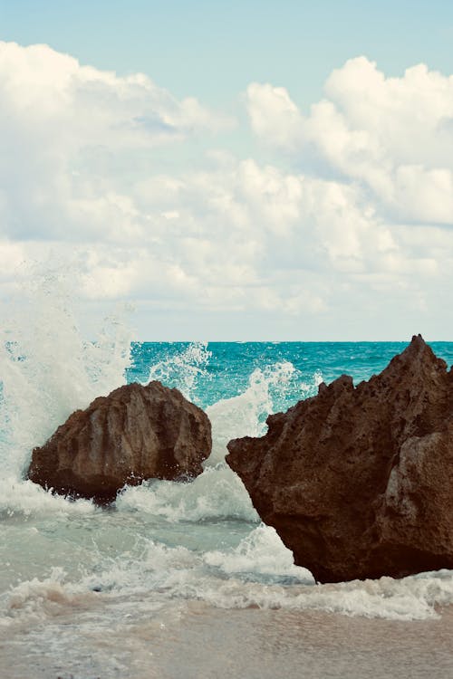 바다, 바위, 수직 쐈어의 무료 스톡 사진