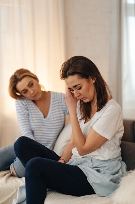 How To Resolve Conflicts With Friends Peacefully? 10 Two-Friends-Talking-Calmly