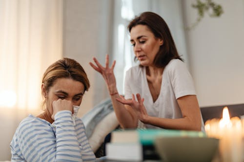 Gratis stockfoto met argument, blanke vrouwen, gespannen