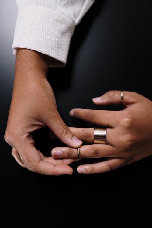 Free A Close-Up Shot of a Person Wearing a Ring Stock Photo