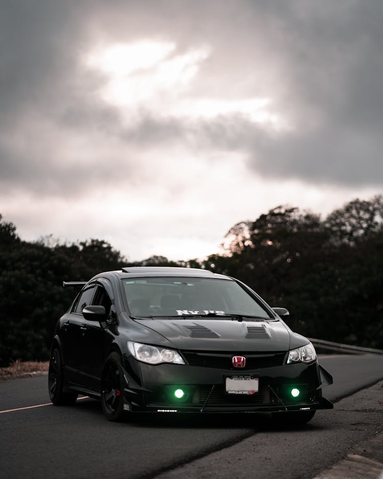 A Black Honda Civic Car