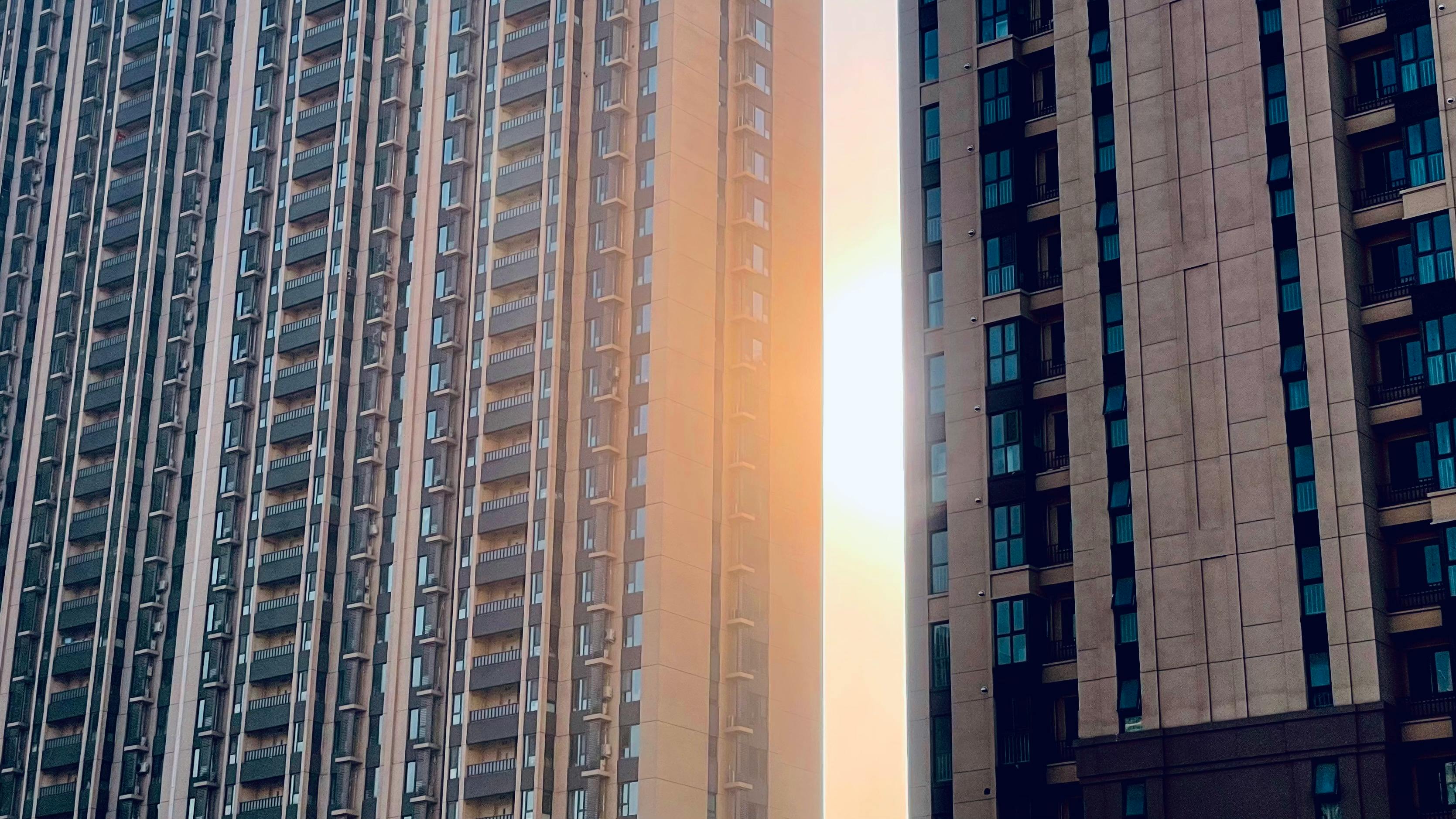 Best Real Estate Stocks for 2026 and How to Invest — Photo by Shuaizhi Tian on Pexels