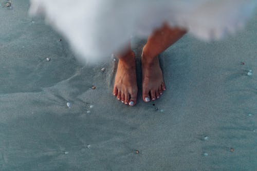 Immagine gratuita di femmina, in piedi, pedicure