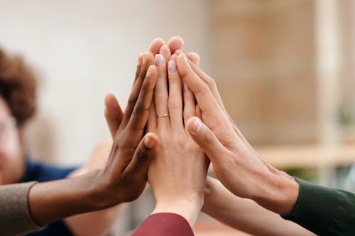 Fotos de stock gratuitas de amistad, apoyar, chócala