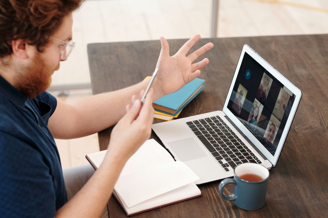 Professional webinar and virtual event setting representing the xpath AI Live global mobility webinar series.