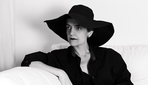 Základová fotografie zdarma na téma bunda, černobílý, černý klobouk