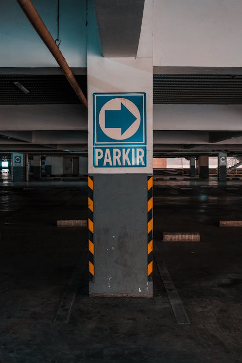 Foto profissional grátis de alerta, centro comercial, coluna