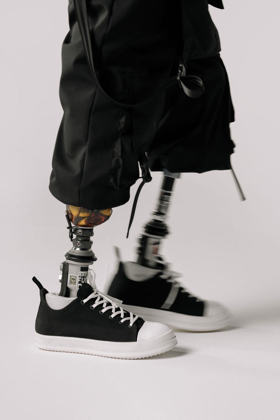 Person wearing a prosthetic leg