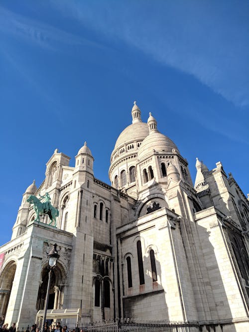 Darmowe zdjęcie z galerii z bazylika, błękitne niebo, katedra