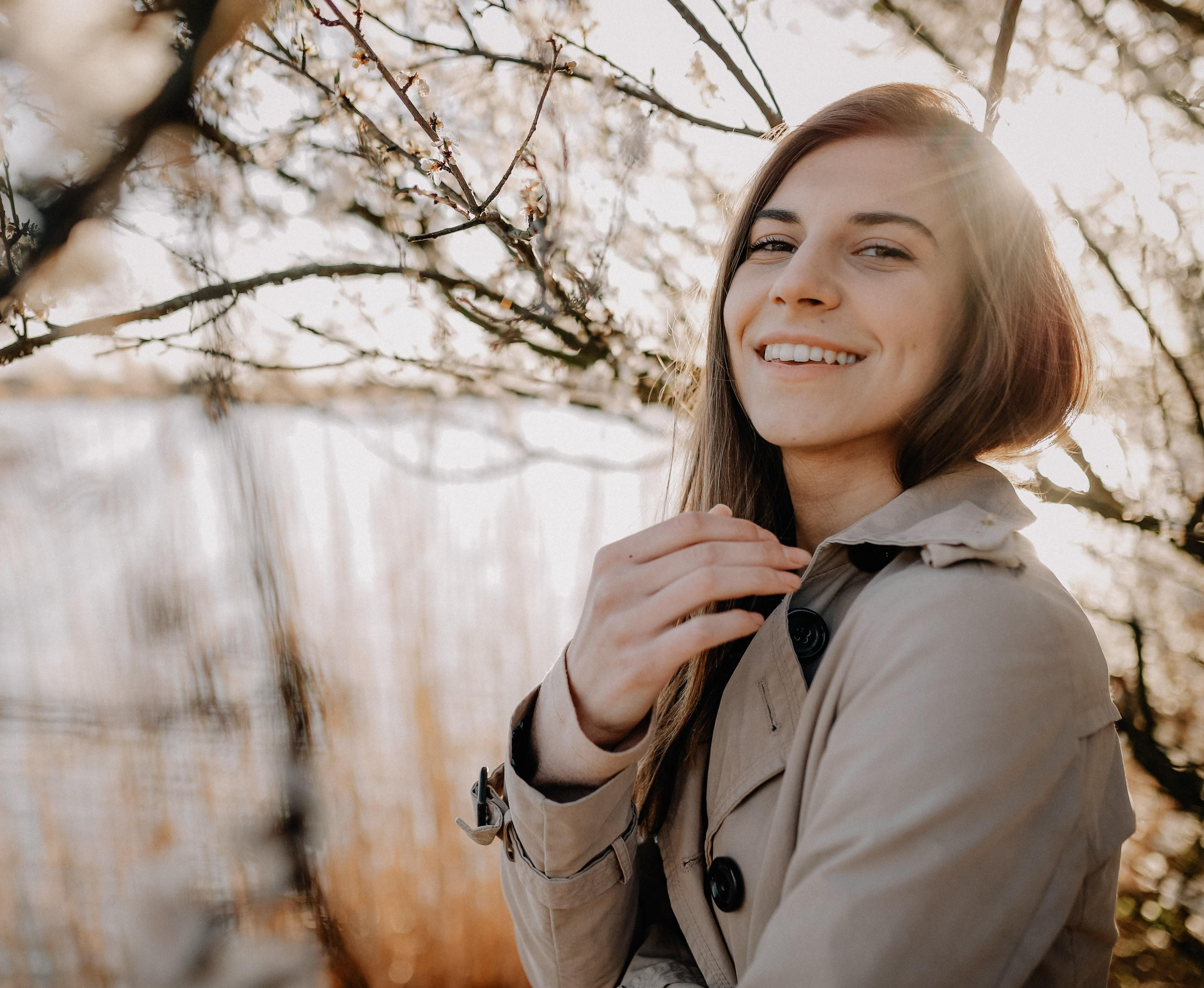 Foto de stock gratuita sobre abrigo, adulto joven, al aire libre ...