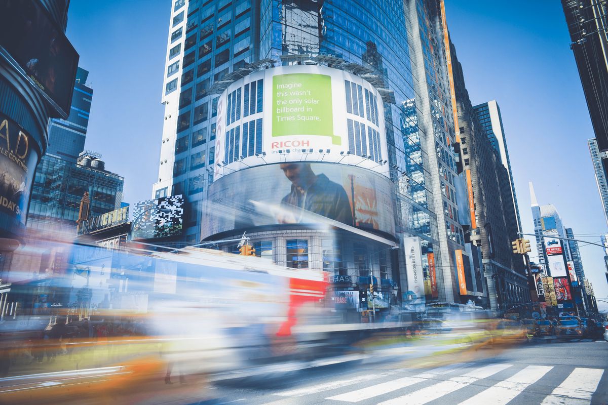 IA et publicité : stratégie durable pour un impact maximal