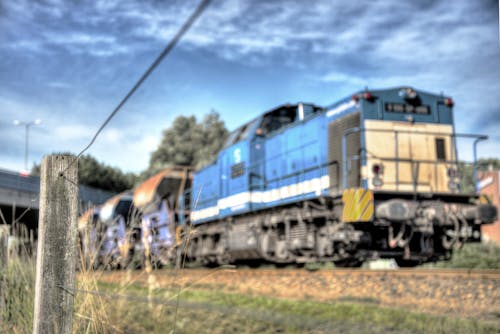 Безкоштовне стокове фото на тему «залізниця, локомотив, надворі»