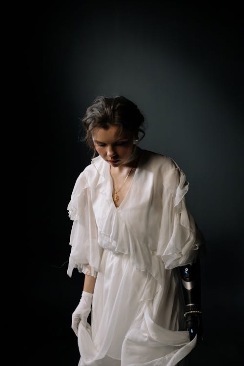 Безкоштовне стокове фото на тему «ампутованих, біла сукня, біотехнології»