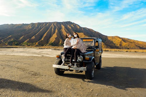 Gratis Immagine gratuita di avventura, donne, jeep Foto a disposizione