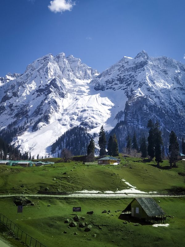 Thajiwas Glacier