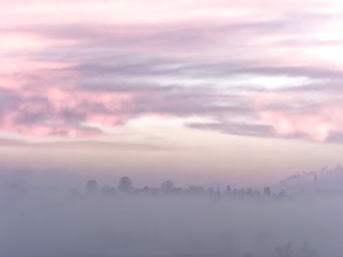 Kostenloses Stock Foto zu dunstig, märchenland, morgen