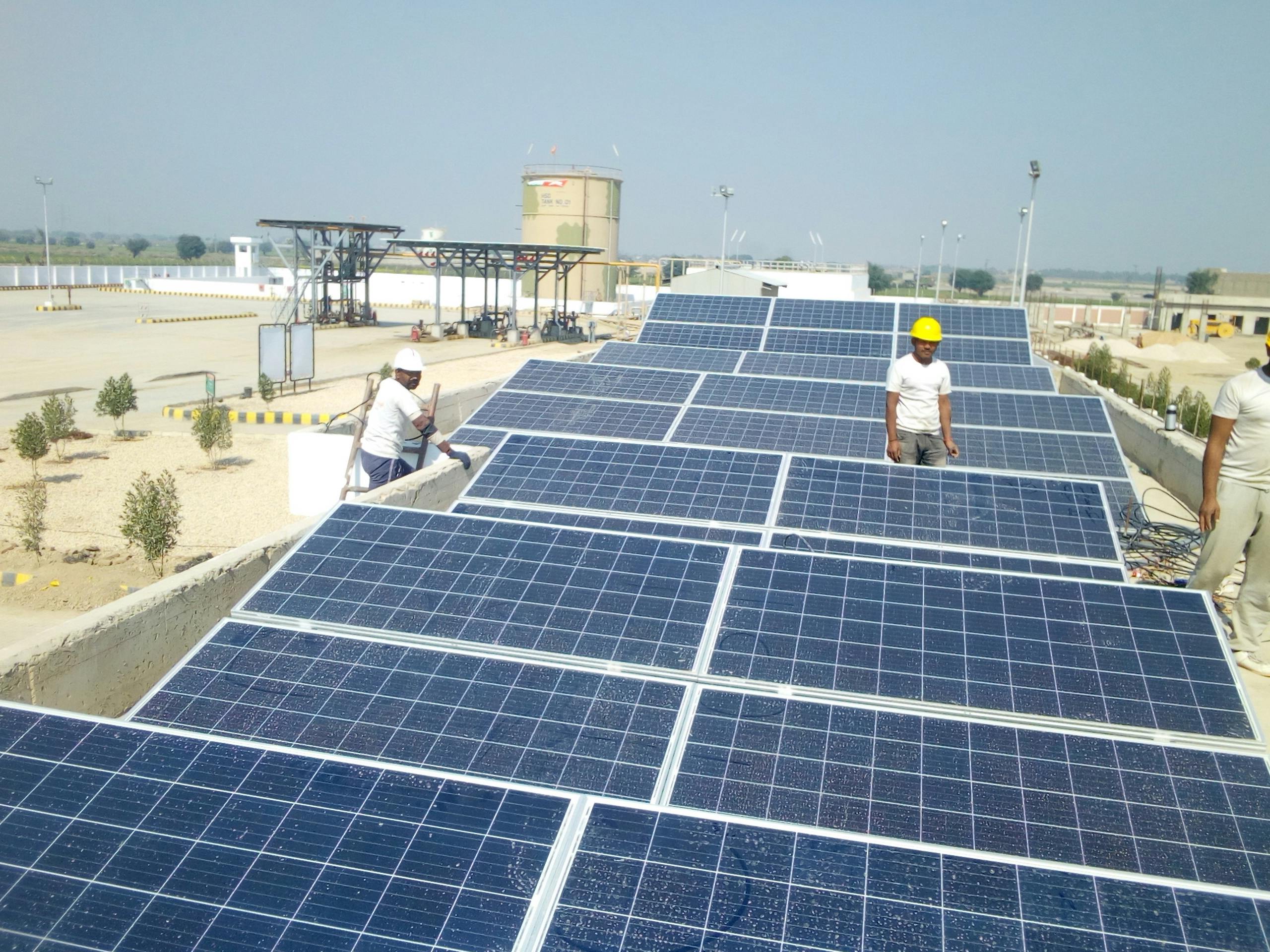 solar technicians installing solar panels