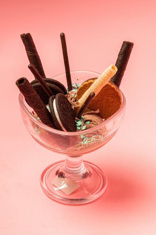 Delectable ice cream with crunchy topping in glass