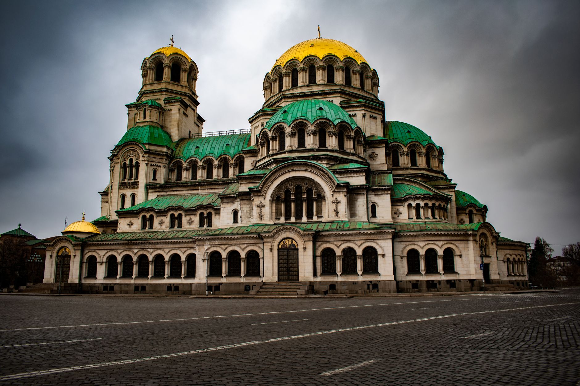 Alexander Nevsky Cathedral golden domes at midday from Tsar Osvoboditel Boulevard