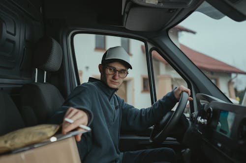 Kostenloses Stock Foto zu kurier, lieferant, logistik