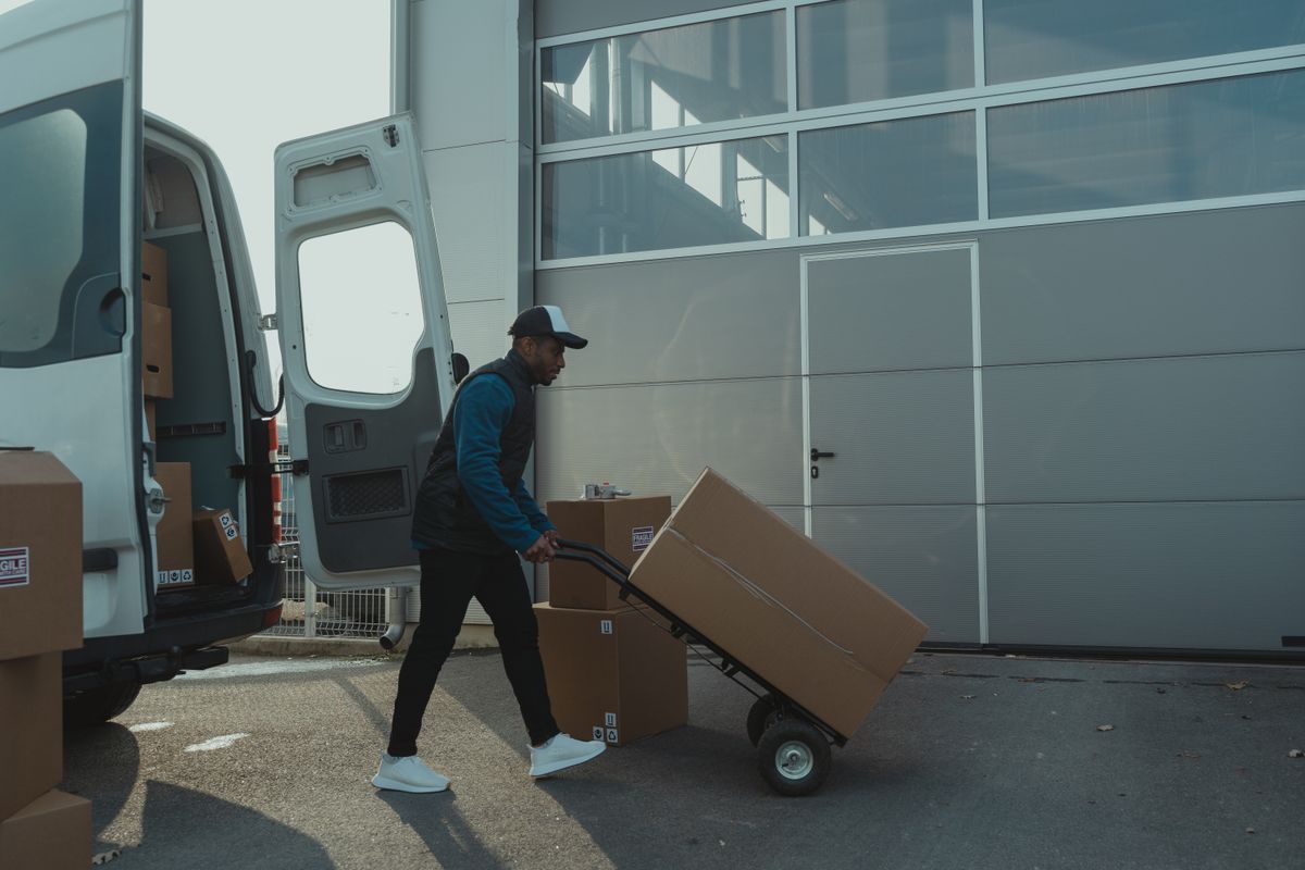 Logistics pickup and shipping process