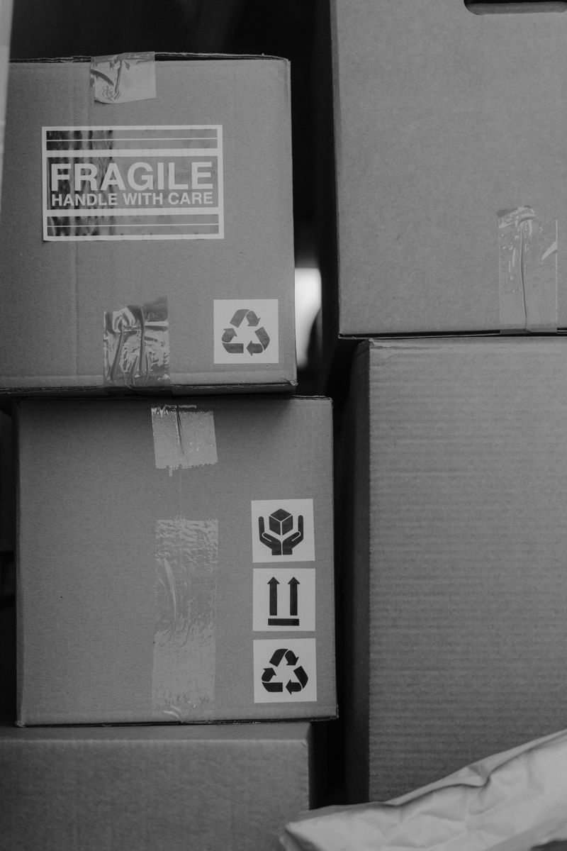 Measuring a cardboard box to determine USPS Cubic pricing eligibility