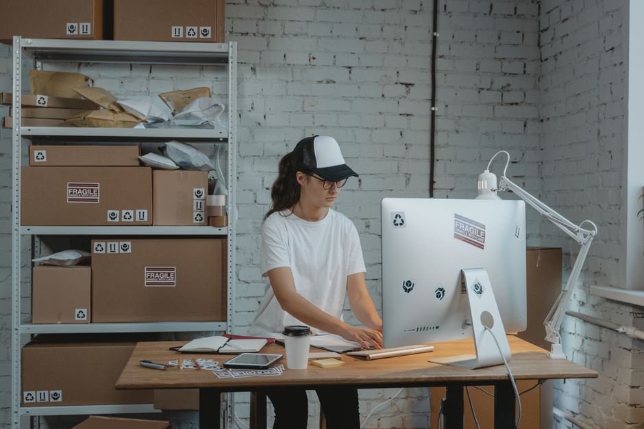 Everything You Need to Know About Work Desk Shipping in Chennai with Hanamori Work desk shipping options in Chennai city with various logistics services