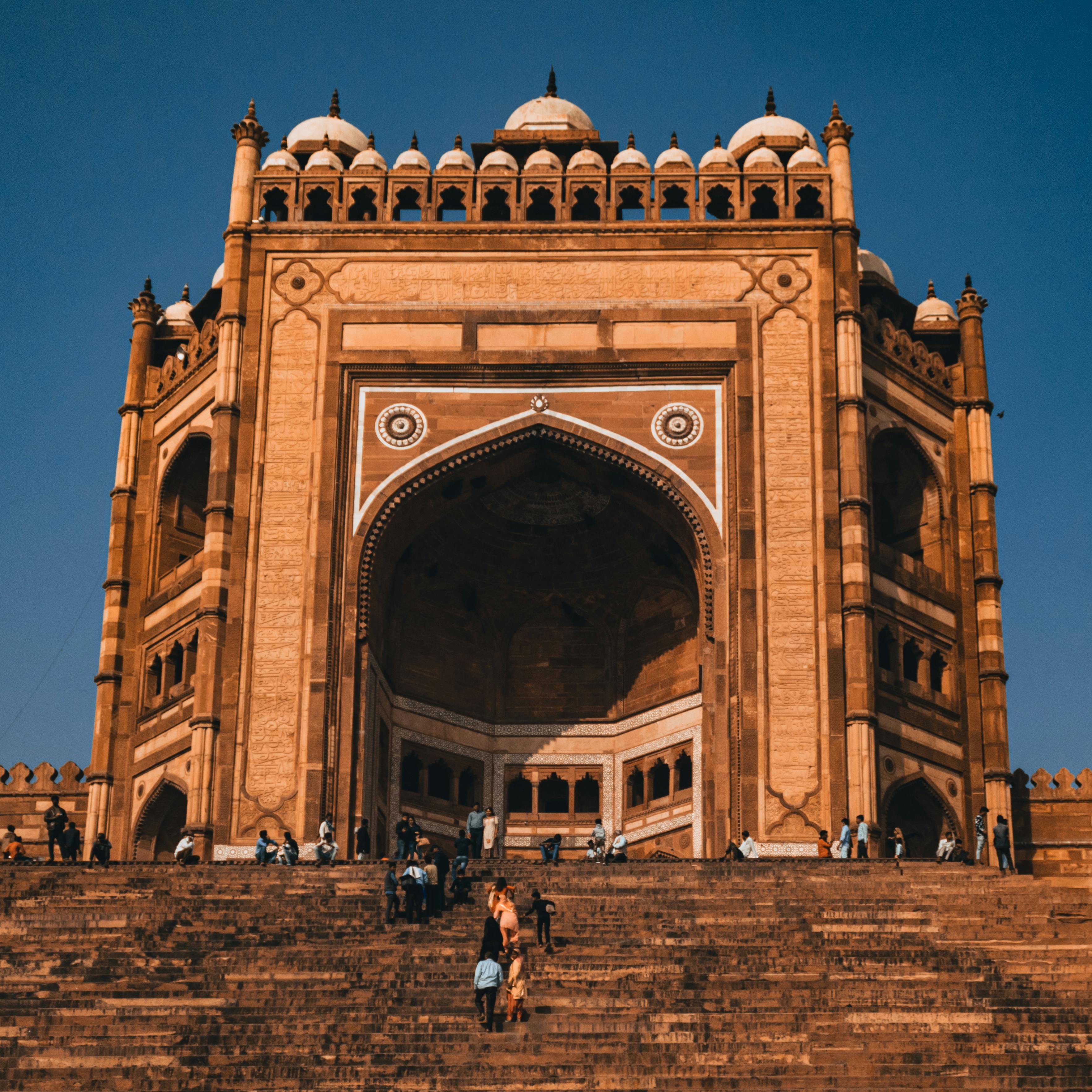 Rumi Darwaza - History, Timings, Location, Architecture, Bulit In | Adotrip