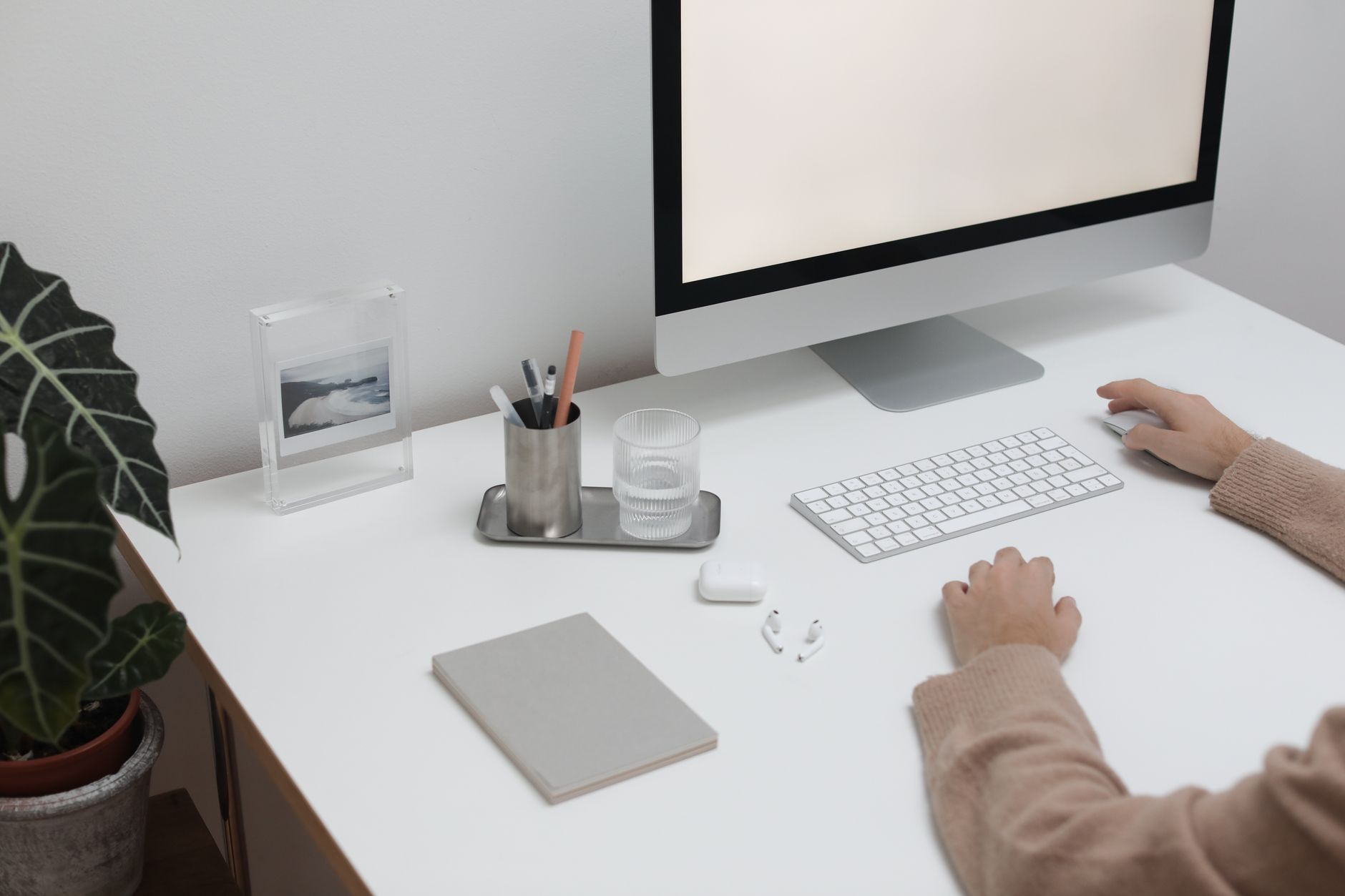 Digital Declutter Challenge 2026: How Minimalism Boosts Productivity Worldwide