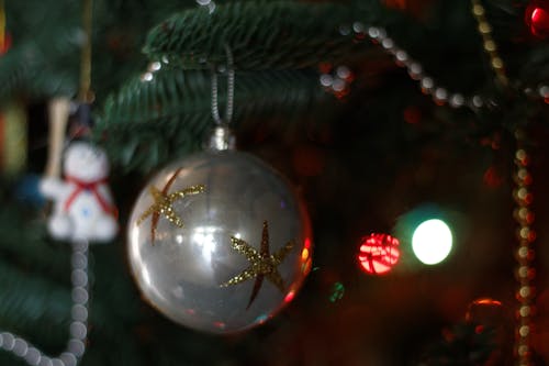 Foto d'estoc gratuïta de arbre de Nadal, bauble de nadal, bokeh