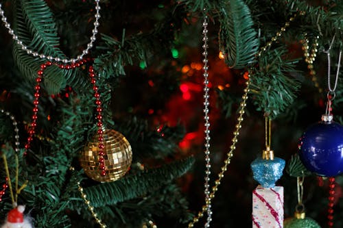 Foto d'estoc gratuïta de arbre de Nadal, bauble de nadal, bokeh