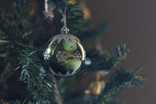 Foto d'estoc gratuïta de arbre de Nadal, bauble de nadal, bokeh