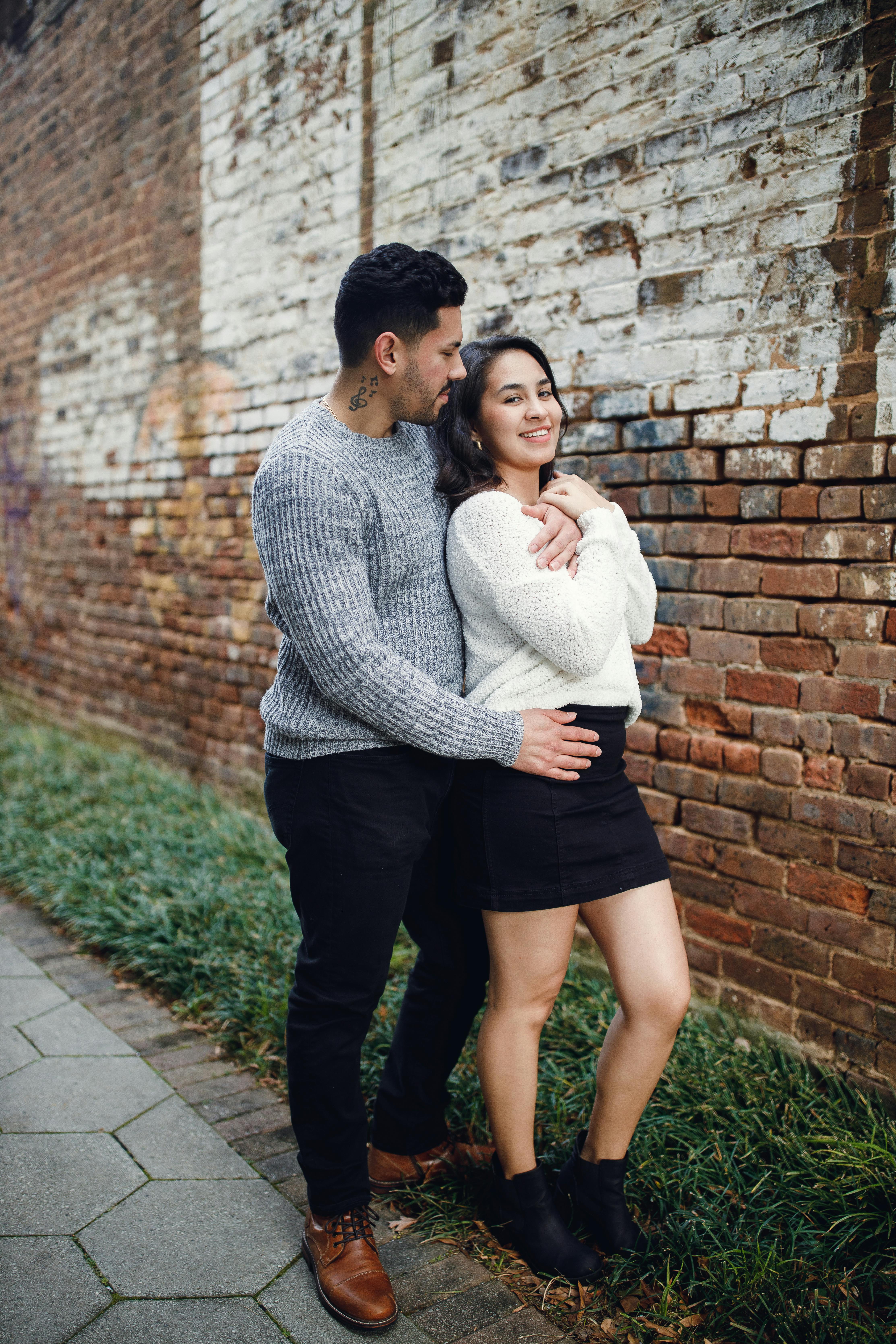 Couples Casual or Engagement Photoshoot Pose Ideas | Gallery posted by  Angelina | Lemon8