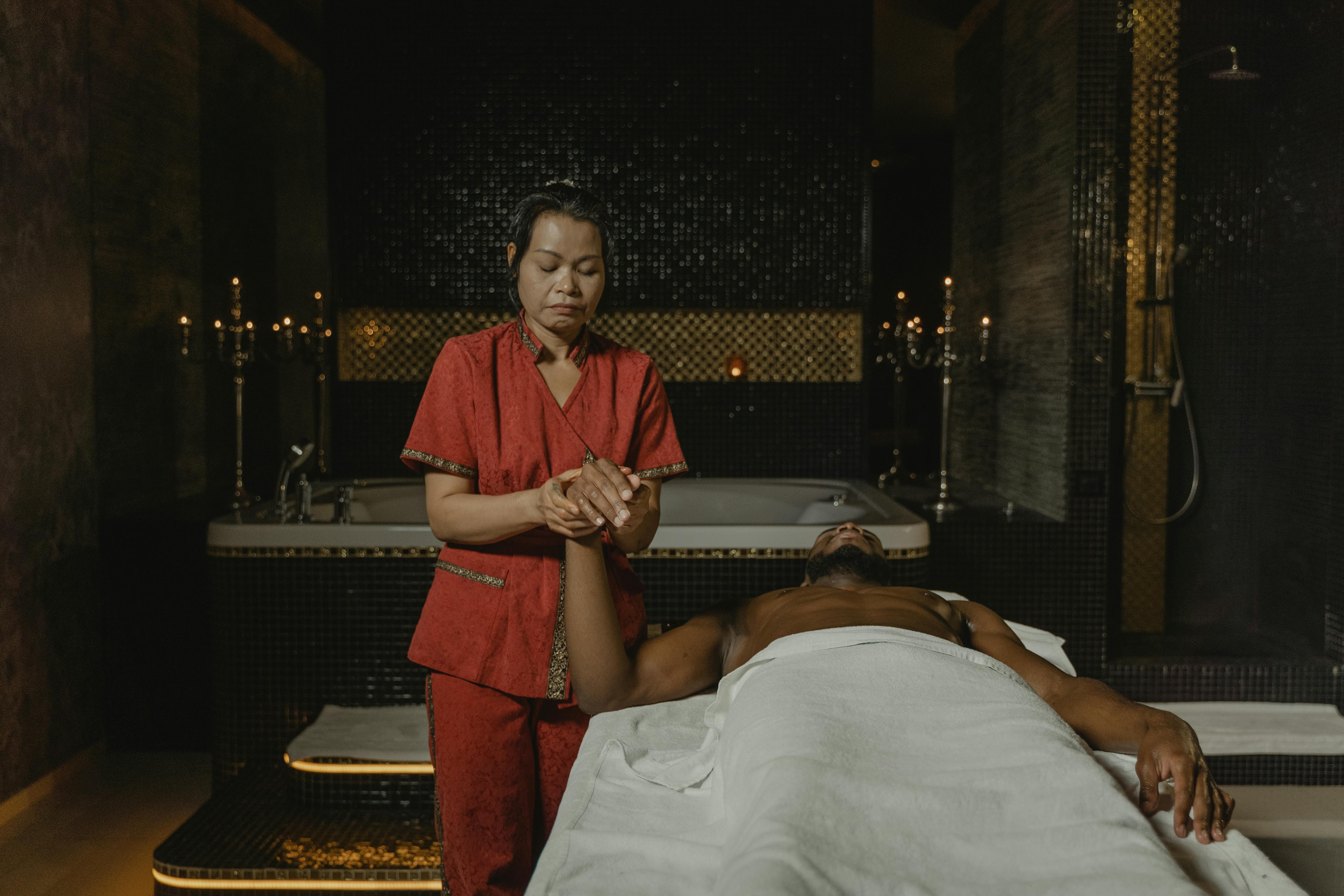 a masseuse doing a massage