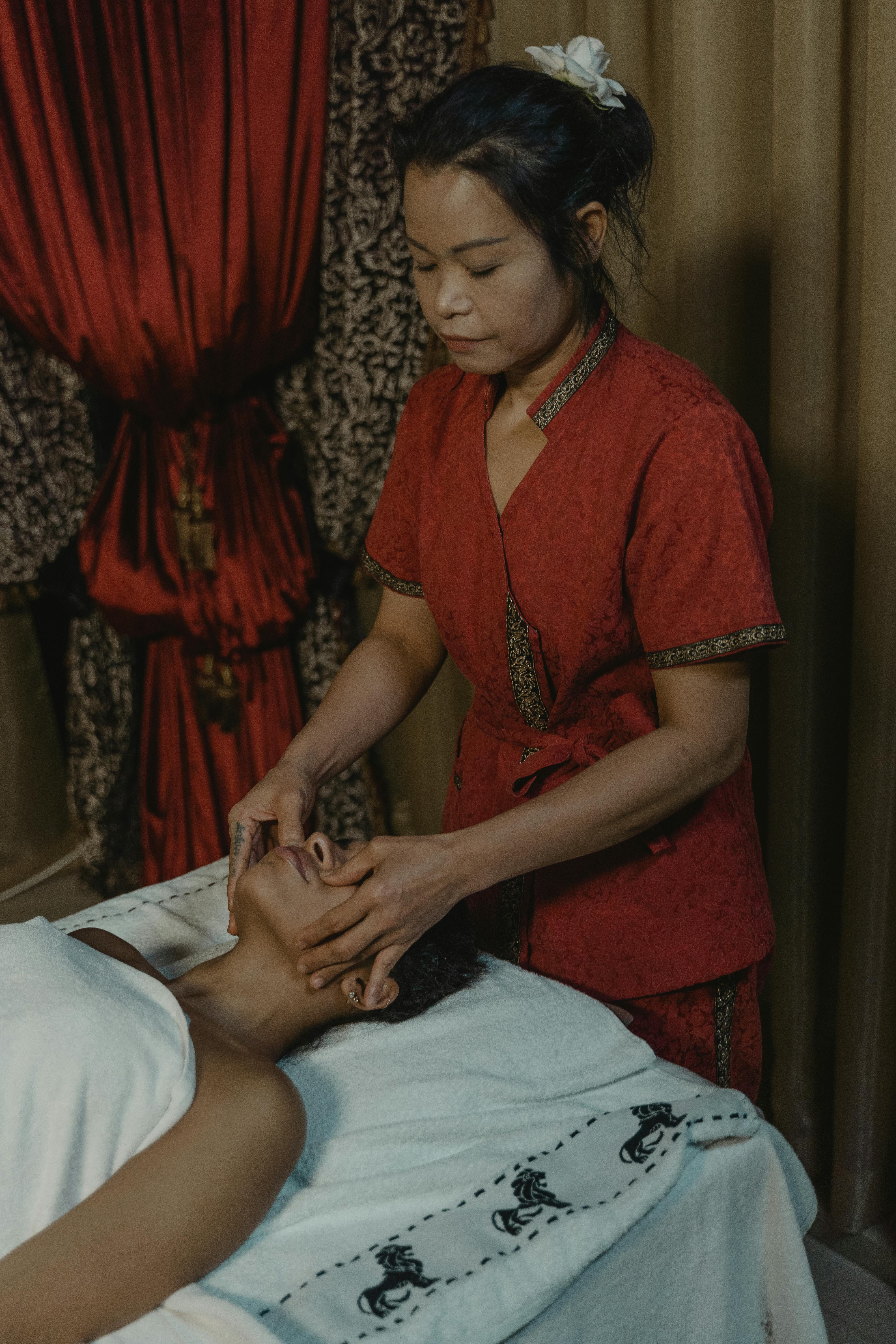 a masseuse doing a massage