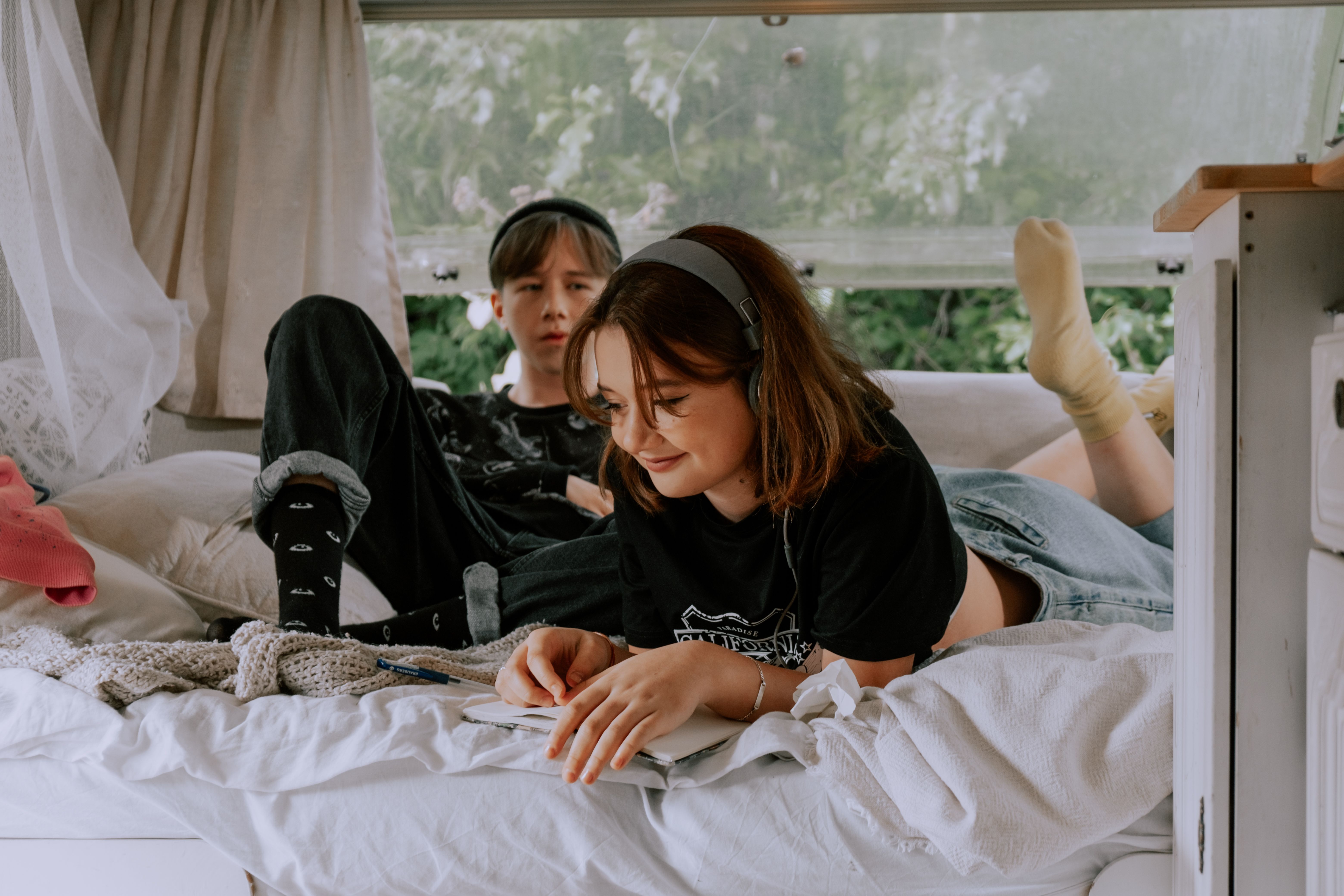 Chambre ado fille : 50 idées déco tendance 2026