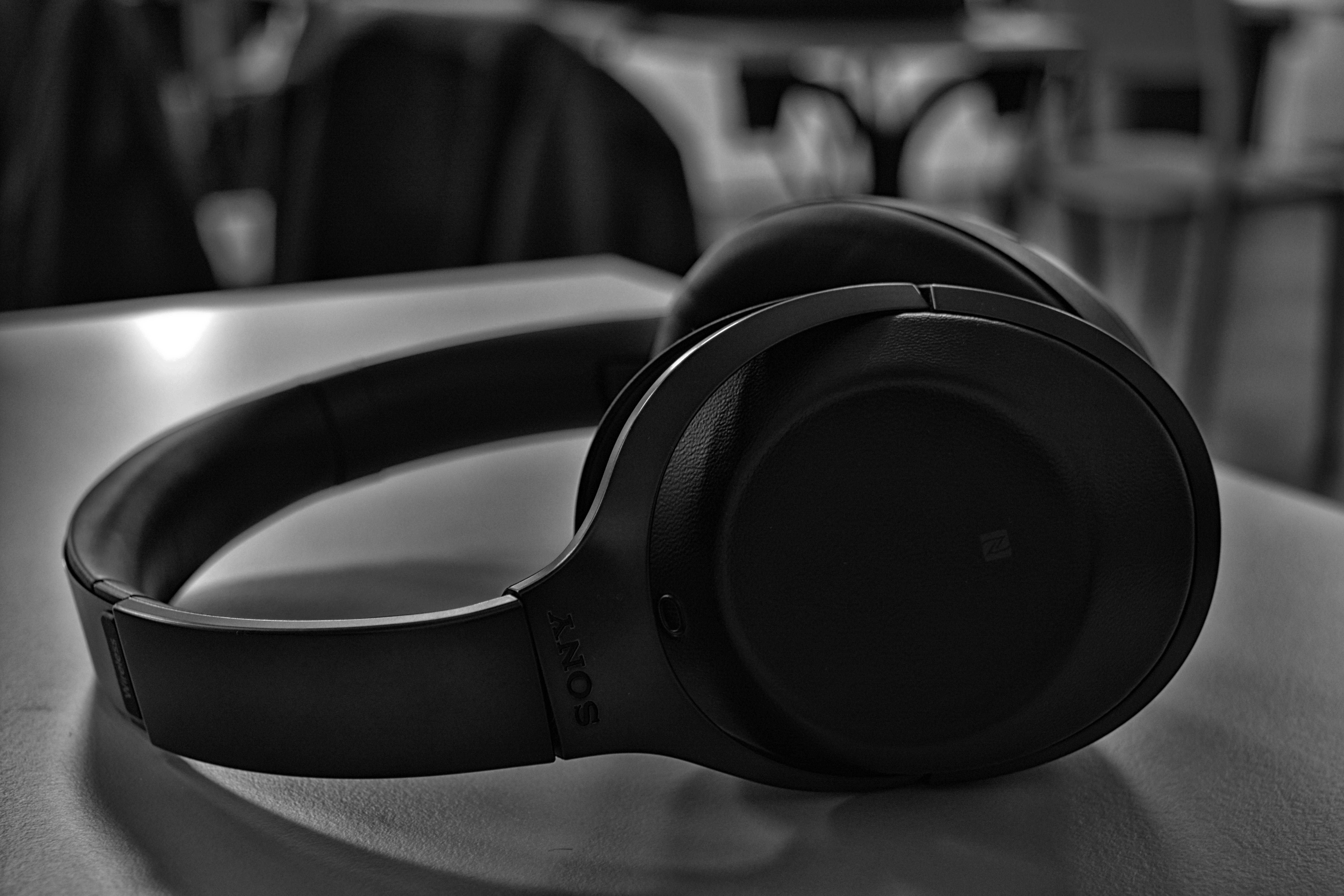 Free stock photo of black, black and white, earphone