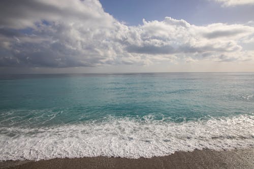 Gratis Immagine gratuita di cielo azzurro, corpo d'acqua, litorale Foto a disposizione