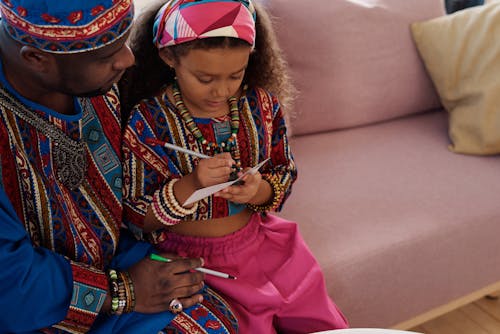 Photo De Fille écrit Sur Un Papier