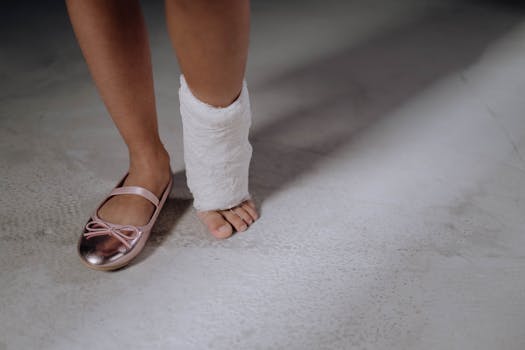 First war-injured Gazan child arrives in UK for treatment