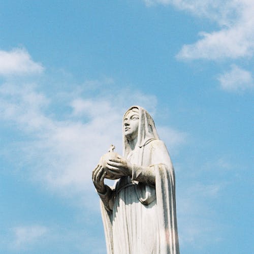 бесплатная Бесплатное стоковое фото с голубое небо, дева мария, католицизм Стоковое фото
