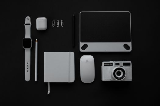 Pros & Cons of Smartwatches: top-rated gadgets - Featured Image