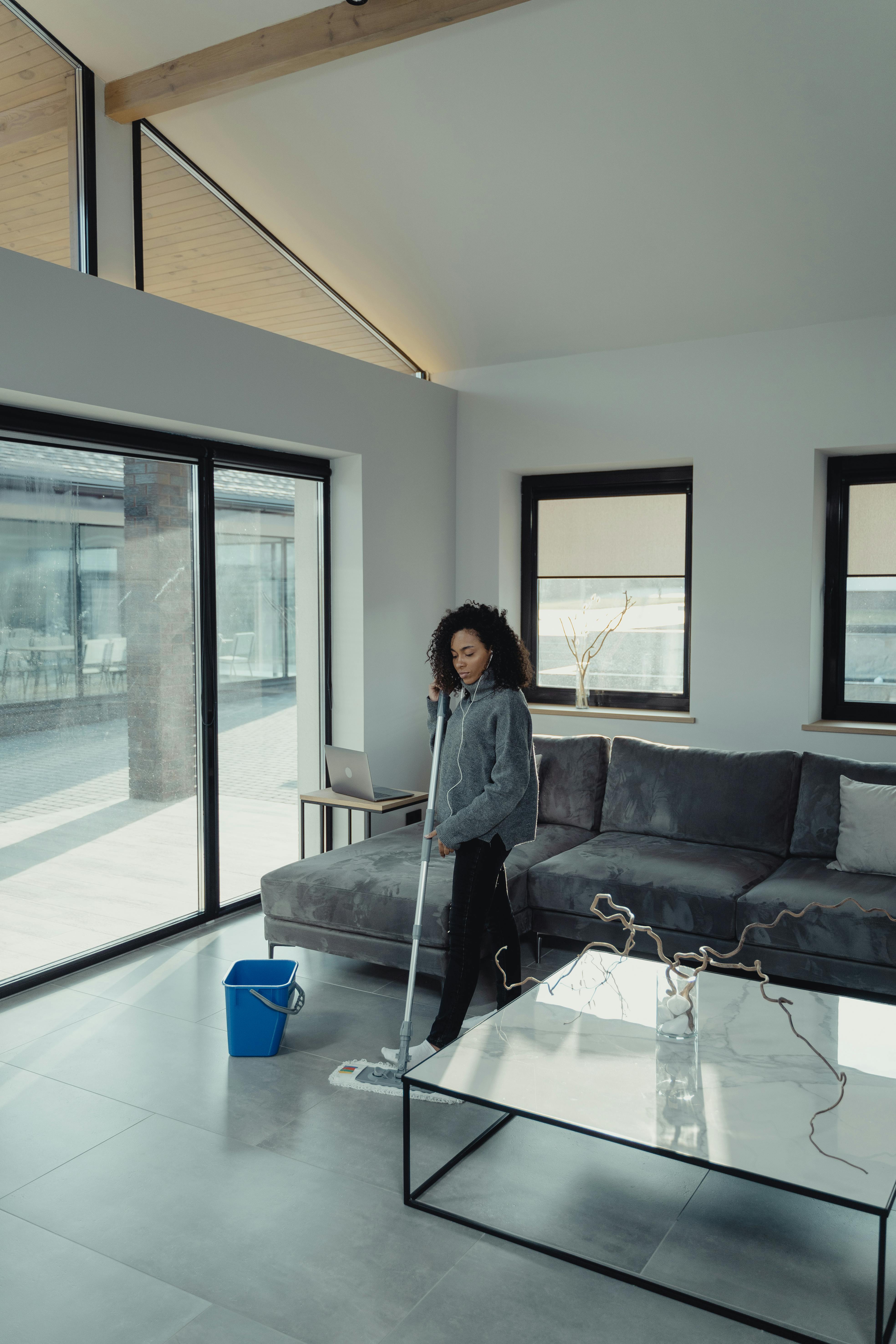 TidyMamas team performing a deep clean